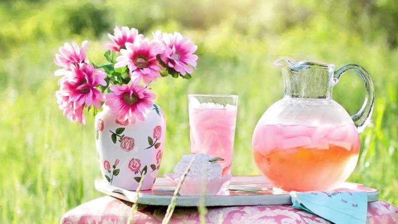 sommer wiese karaffe